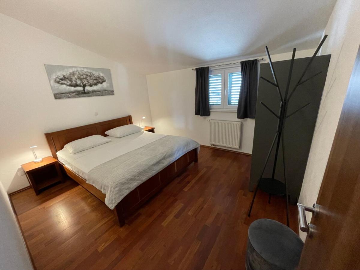 טרוגיר Apartments Cavar מראה חיצוני תמונה