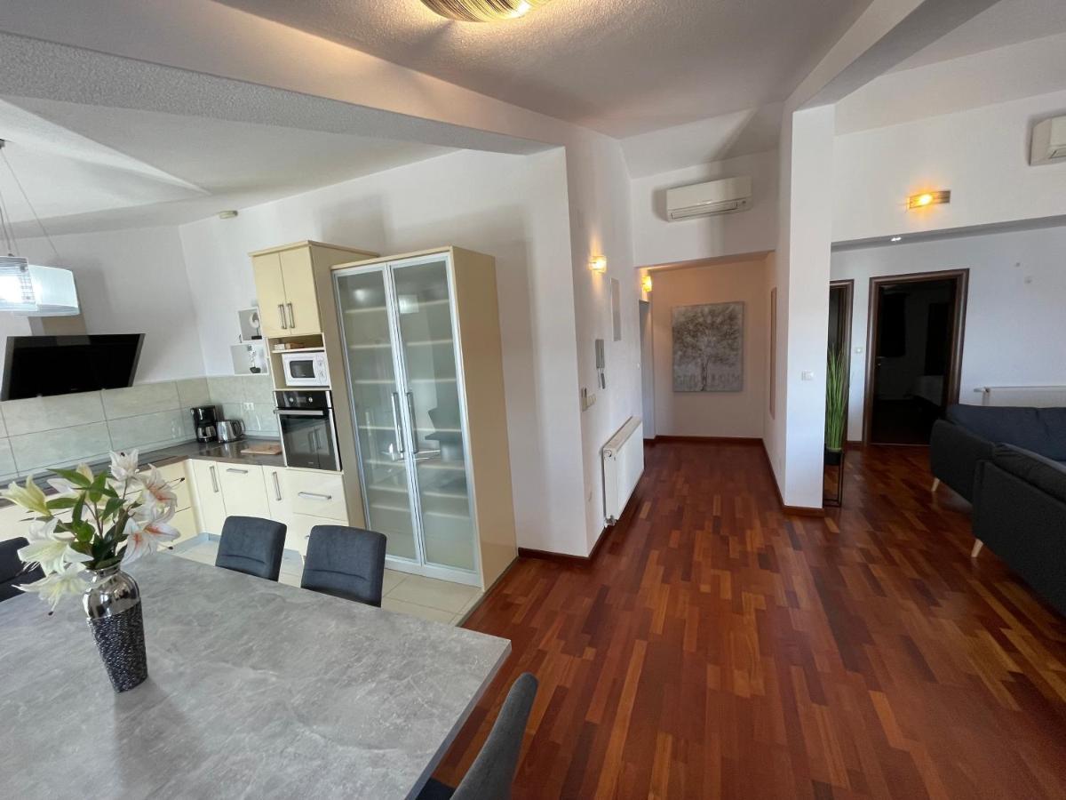 טרוגיר Apartments Cavar מראה חיצוני תמונה