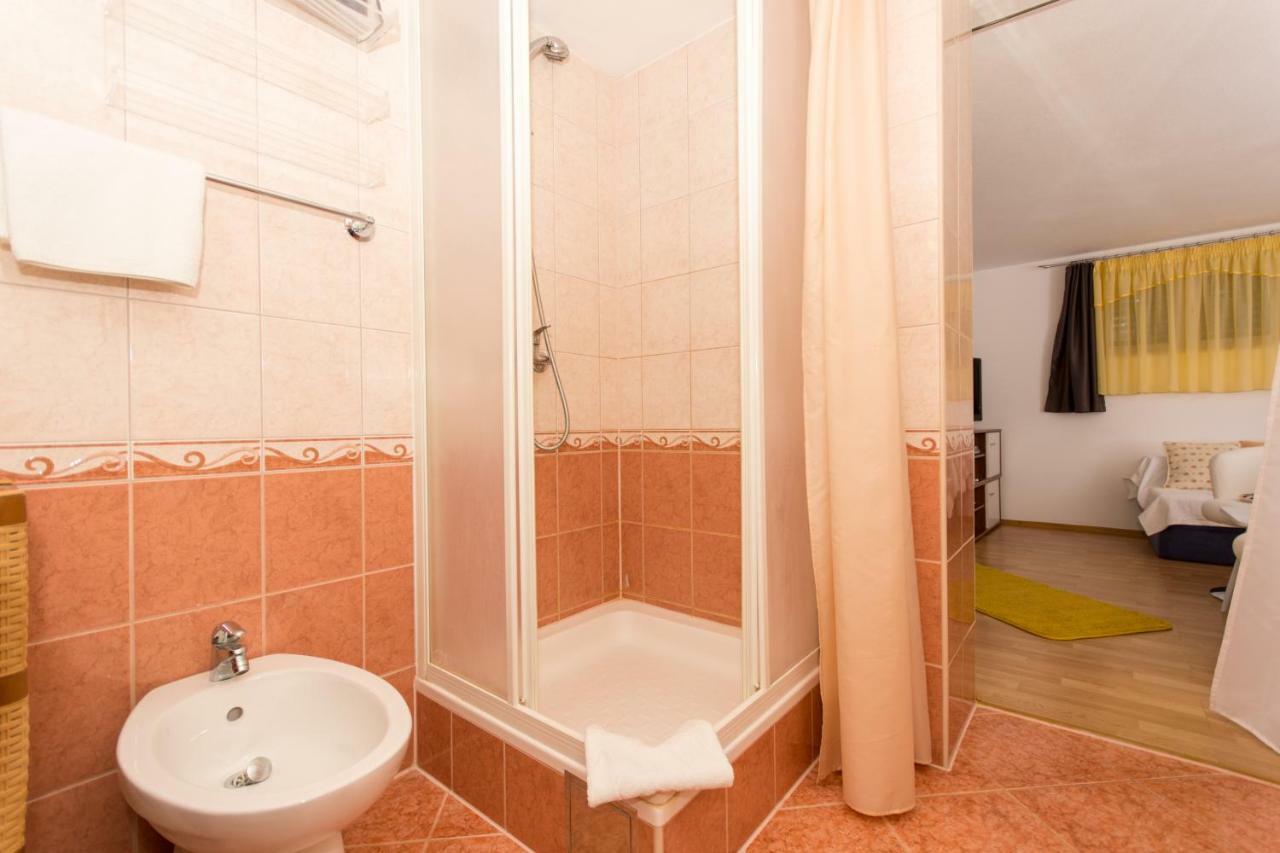 טרוגיר Apartments Cavar מראה חיצוני תמונה
