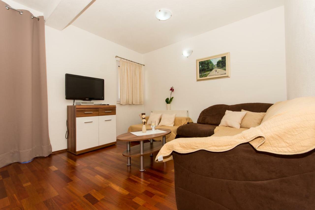 טרוגיר Apartments Cavar מראה חיצוני תמונה