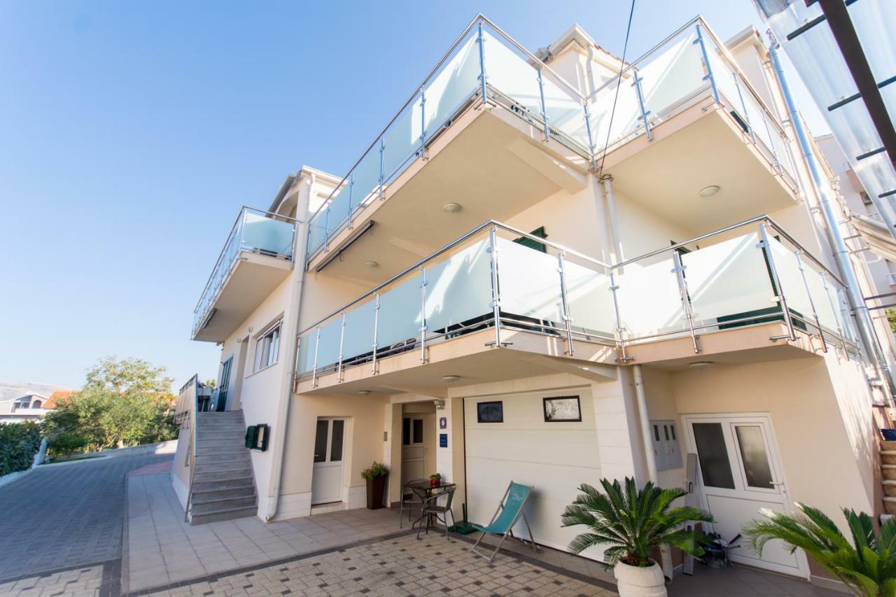 טרוגיר Apartments Cavar מראה חיצוני תמונה